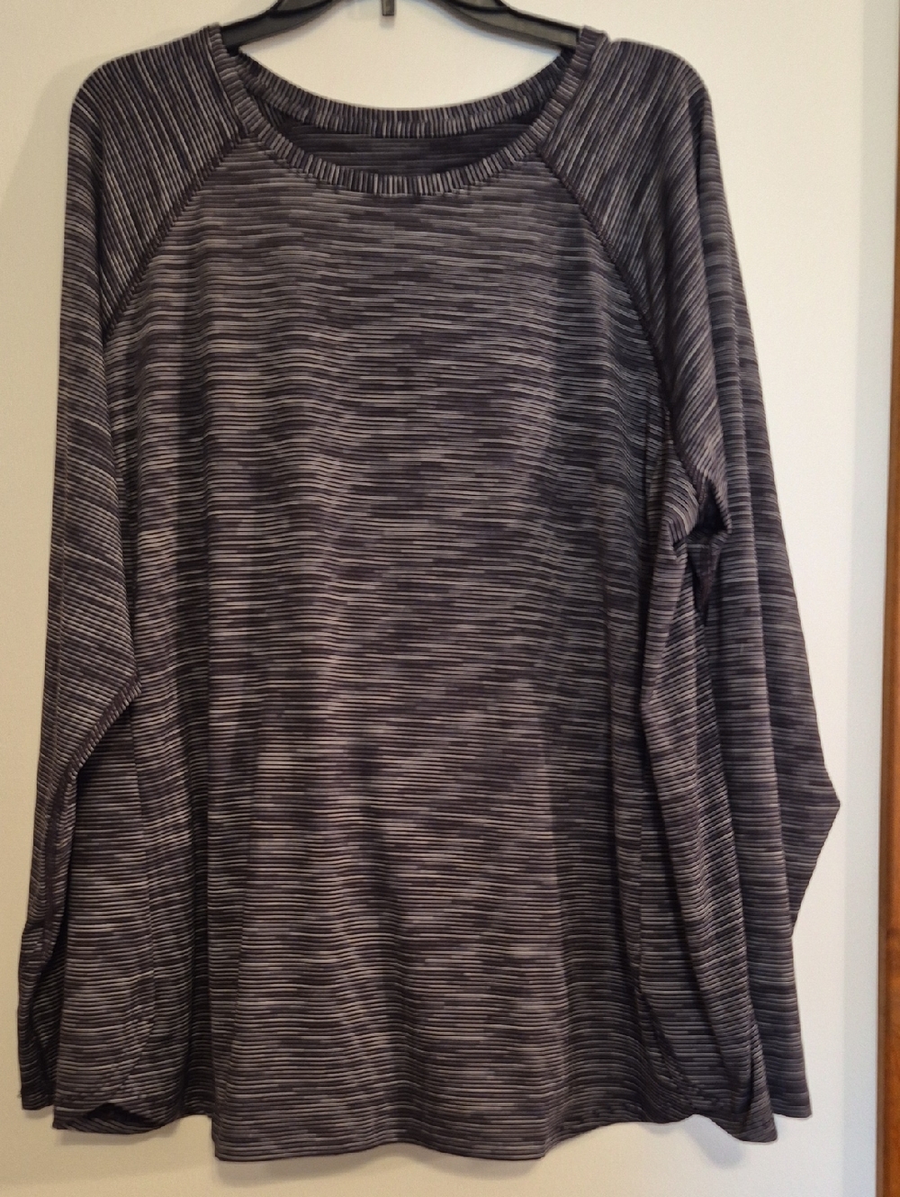 Tek Gear Womens Black & Gray Striped Crewneck Workout Top SZ 2X